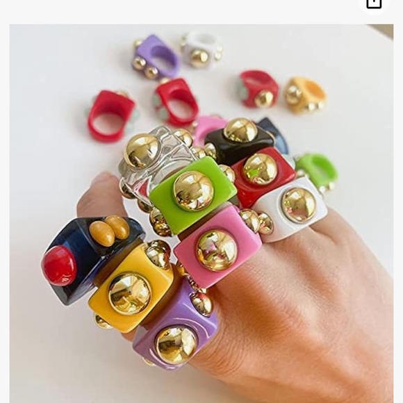 New!! Set of Resin chunky Rings - Picture 1 of 11